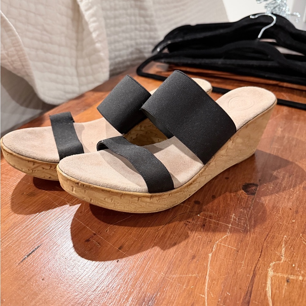 CHARLESTON SHOE CO. Black and Tan Wedges